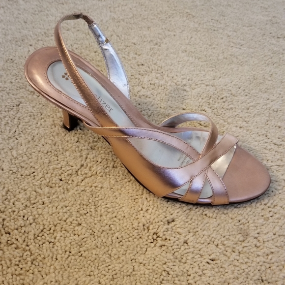 Naturalizer | Shoes | Naturalizer Rose Gold Dress Shoes In Heels | Poshmark